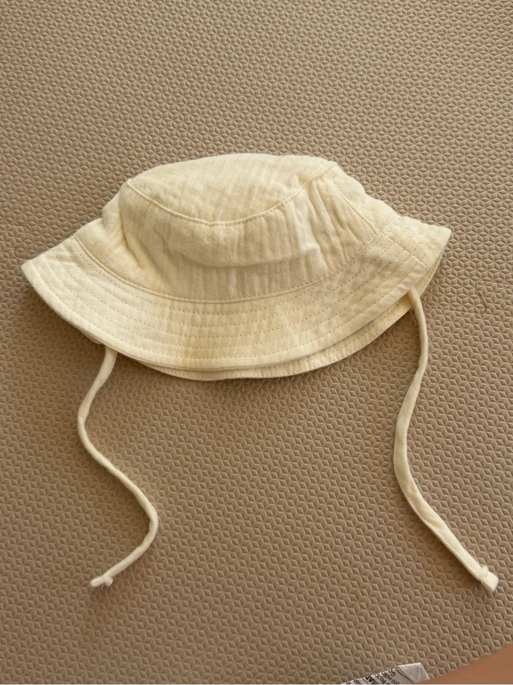 Zara Baby White Bucket Hat with Chin Ties